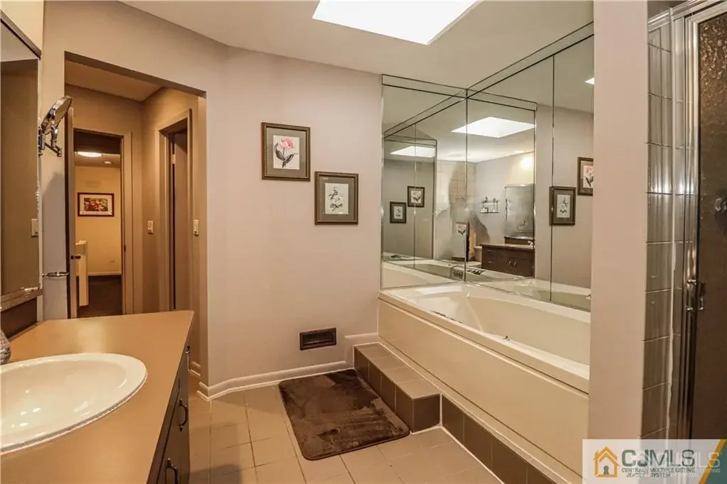 Before — Master Bathroom Remodel, photo 2